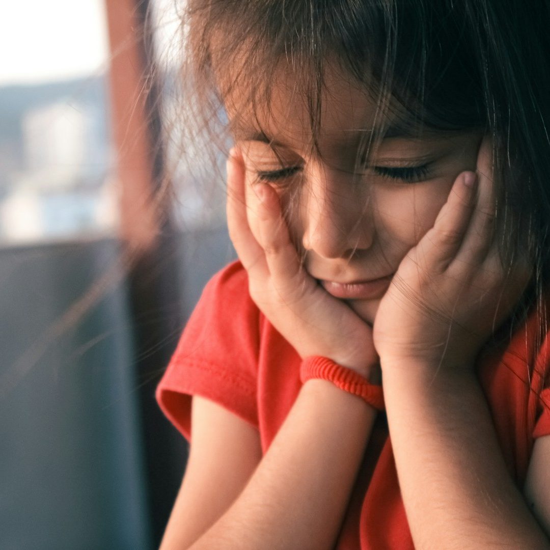Enttäuschtes Kind nach Ostern – überreiztes Nervensystem braucht Zeit Enttäuschtes Kind nach Ostern – überreiztes Nervensystem braucht Zeit